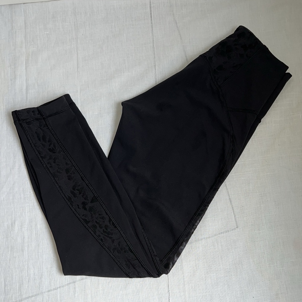 EUC Lululemon Meant To Move 7/8 Tight (25") Black / Flocked Floral Black 6
